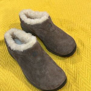 Merrell fur lined slip on clogs